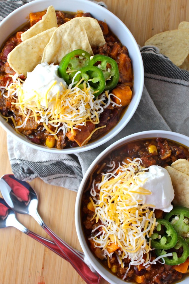This hearty and comforting Beef & Sweet Potato Chili is perfect for fall dinners! | The Millennial Cook #fallrecipe #chili #comfortfood
