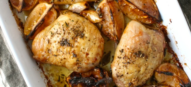 This Lemon Garlic Baked Chicken is the perfect flavorful, delicious, and easy meal to prepare for company! | The Millennial Cook #chicken #dinner