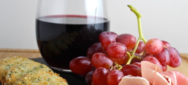 These rich, flaky, and extra cheesy Cheddar Herb Crackers are the perfect snack to pair with red wine! | The Millennial Cook #appetizer #cheeseplate #crackers #cheddar