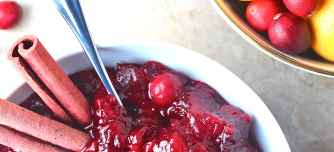 This simple Cranberry Sauce, flavored with fresh tangerines and cinnamon, is the perfect sweet addition to Thanksgiving dinner! | The Millennial Cook #fallrecipe #thanksgiving #cranberrysauce
