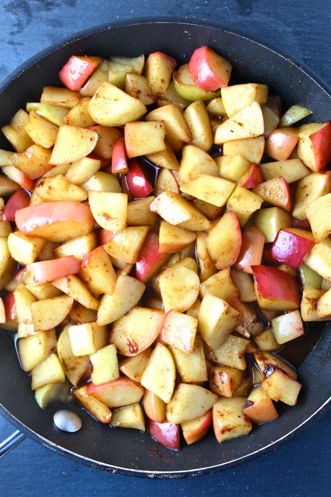 These Spiced Apple Pie Bars are loaded with brown sugar, cinnamon, and hearty oatmeal - they’re the epitome of fall! | The Millennial Cook #fallrecipe #applepie #piebars #apple #cinnamon #oats