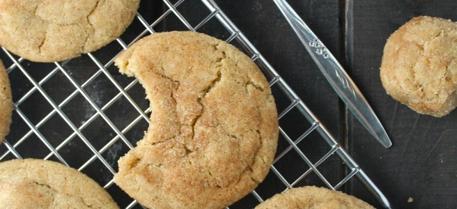 These Brown Butter Snickerdoodles are loaded with cinnamon - my new favorite cookie for the holiday season! | The Millennial Cook #cookies #snickerdoodles #brownbutter #cinnamon