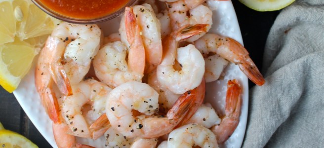 This Roasted Shrimp Cocktail is an elegant and delicious take on the party favorite! | The Millennial Cook #shrimp #shrimpcocktail #appetizer