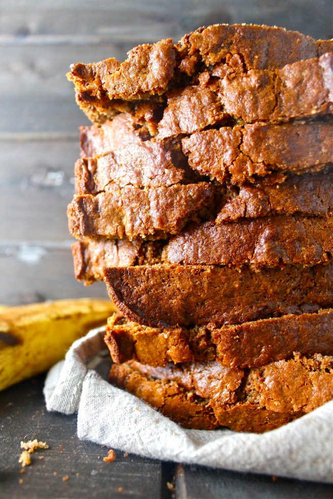 This Caramelized Banana Bread is stuffed with sweet, caramelized bananas for a fun and delicious update on the breakfast classic! | The Millennial Cook #breakfast #brunch #banana #bananabread