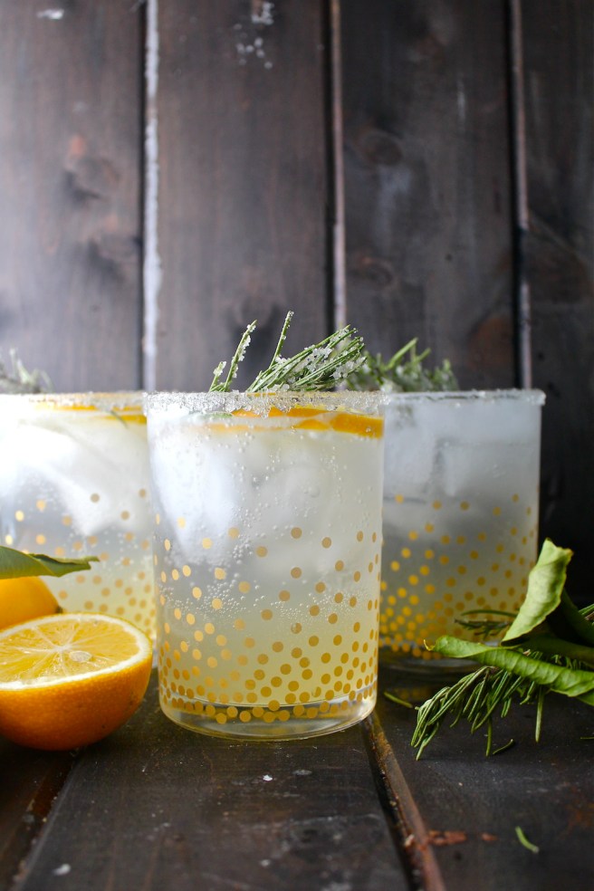 This Lemon Rosemary Gin Fizz is a fun sparkling drink flavored with tart lemon juice and bold rosemary! | The Millennial Cook #winterrecipe #drink #cocktail #lemon #rosemary #gin #ginfizz