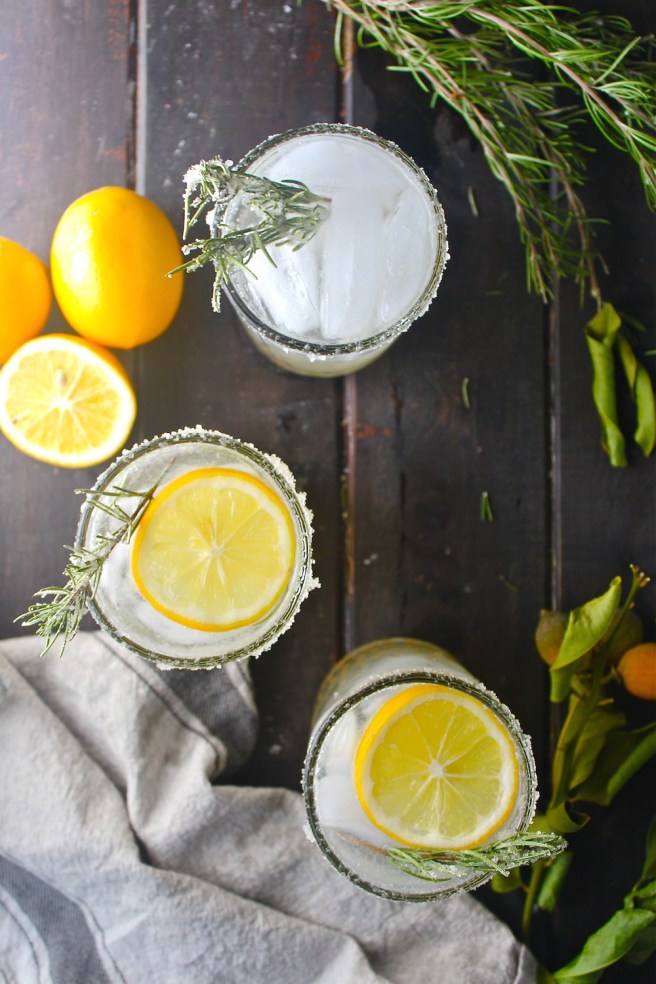 This Lemon Rosemary Gin Fizz is a fun sparkling drink flavored with tart lemon juice and bold rosemary! | The Millennial Cook #winterrecipe #drink #cocktail #lemon #rosemary #gin #ginfizz