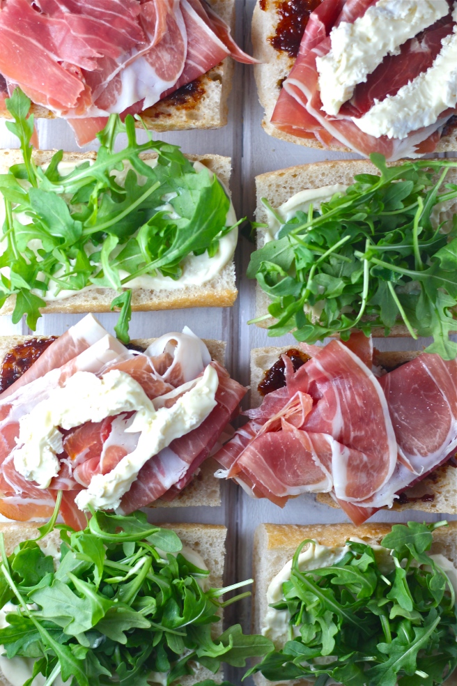 These Prosciutto Picnic Sandwiches are an easy and delicious European-style lunch! | The Millennial Cook #sandwich #prosciutto #brie #fig #arugula