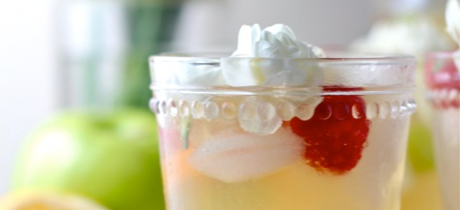 This White Wine Sangria is light, refreshing, and fruity - so perfect for summer! | The Millennial Cook #drink #cocktail #wine #whitewine #sangria