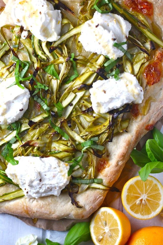 This Asparagus & Ricotta Flatbread is light, fresh, tangy, sweet, and creamy! | The Millennial Cook #springrecipe #pizza #asparagus #lemon #ricotta