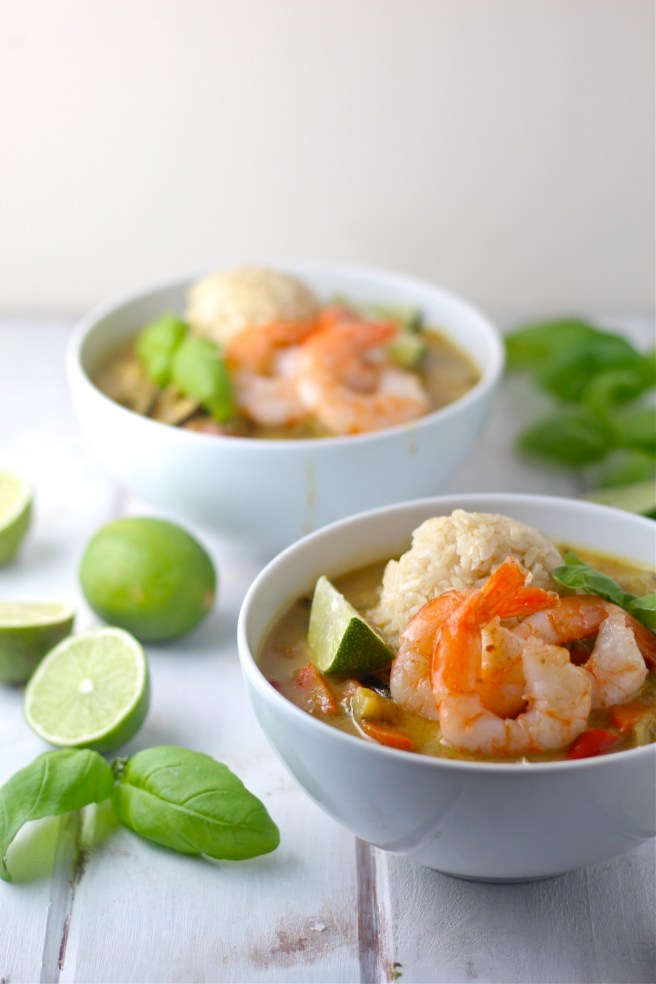 This Coconut Lime Shrimp Curry is light and flavorful, with a tart and creamy green curry sauce! | The Millennial Cook #thai #curry #greencurry #shrimp #coconut #lime