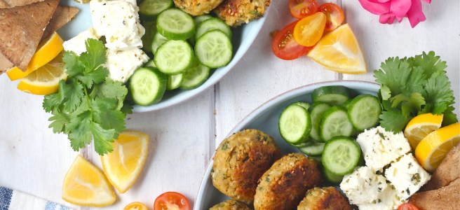 These Easy Vegan Falafel are loaded with hearty chickpeas, nutty sesame seeds, and plenty of flavorful spices! | The Millennial Cook #vegetarian #vegan #falafel #chickpeas