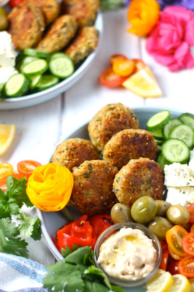 These Easy Vegan Falafel are loaded with hearty chickpeas, nutty sesame seeds, and plenty of flavorful spices! | The Millennial Cook #vegetarian #vegan #falafel #chickpeas