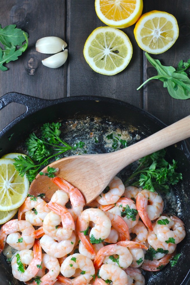 This Garlic Lemon Butter Shrimp is a simple yet decadent ten minute dinner! | The Millennial Cook #shrimp #seafood #garlic #lemon