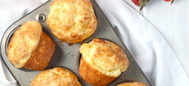 These classic Popovers are so incredibly light and airy! | The Millennial Cook #breakfast #brunch #popovers #muffins