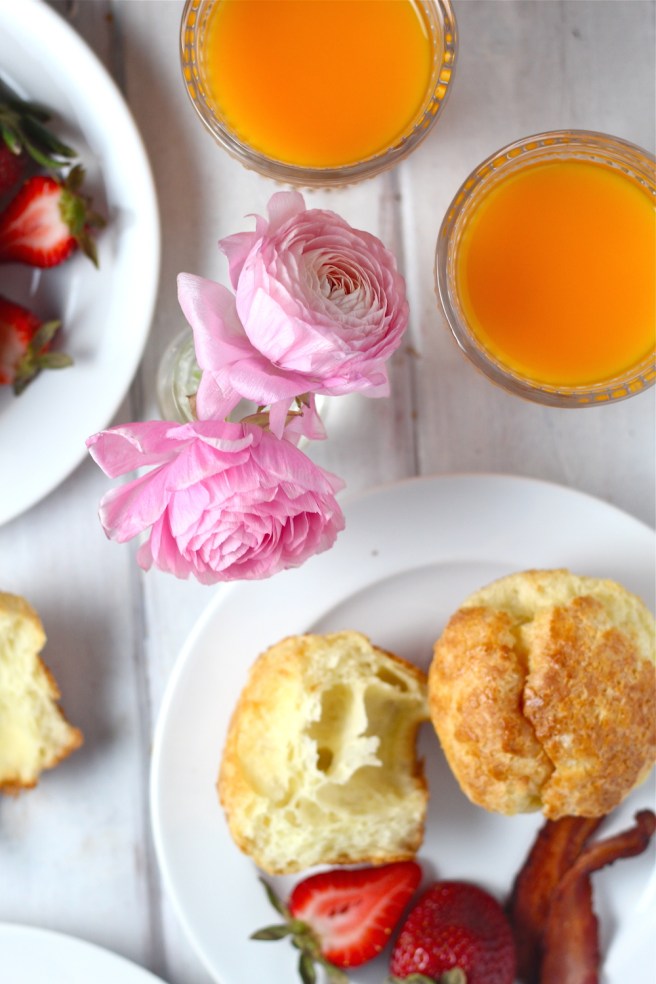 These classic Popovers are so incredibly light and airy! | The Millennial Cook #breakfast #brunch #popovers #muffins