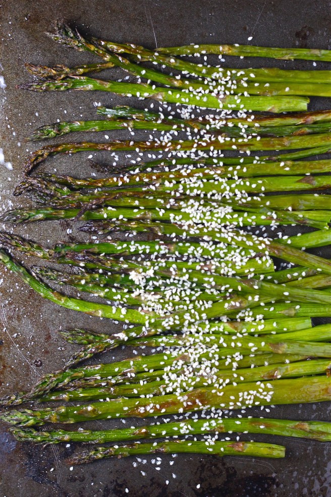 This Roasted Sesame Asparagus is a delicious Asian-inspired twist on my favorite spring vegetable! | The Millennial Cook #springrecipe #asparagus #roastedasparagus #sesame