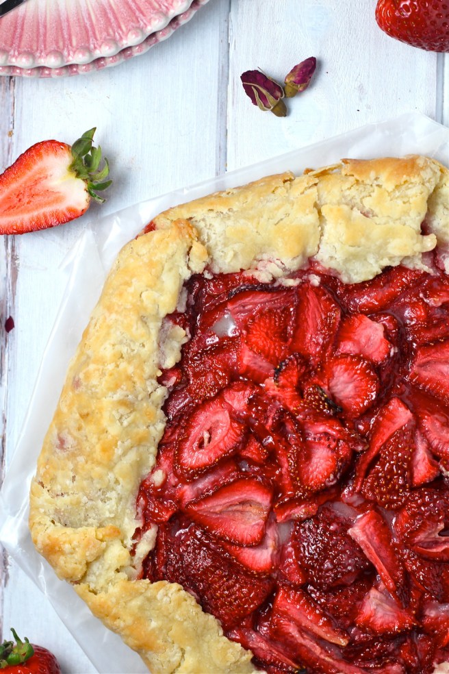 This Strawberry Galette is a stunning sweet and delicious spring dessert! | The Millennial Cook #springrecipe #strawberry #pie #tart