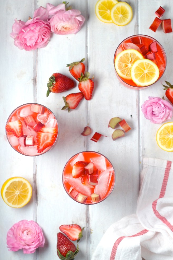 This Strawberry Rhubarb Lemonade is a delicious sweet and tart spring refreshment! | The Millennial Cook #springrecipe #drink #lemonade #strawberry #rhubarb