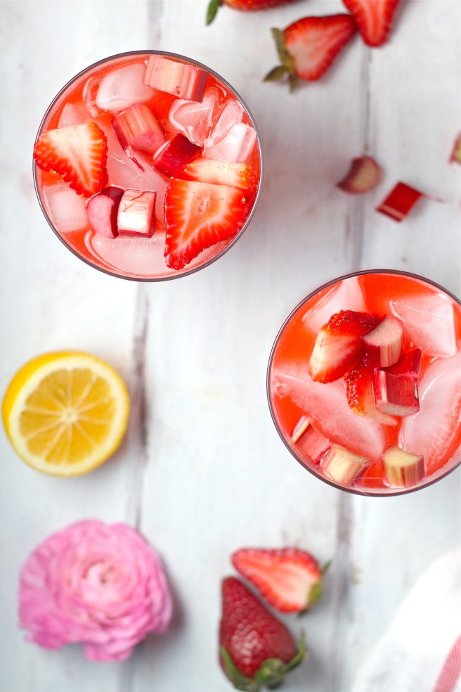 This Strawberry Rhubarb Lemonade is a delicious sweet and tart spring refreshment! | The Millennial Cook #springrecipe #drink #lemonade #strawberry #rhubarb
