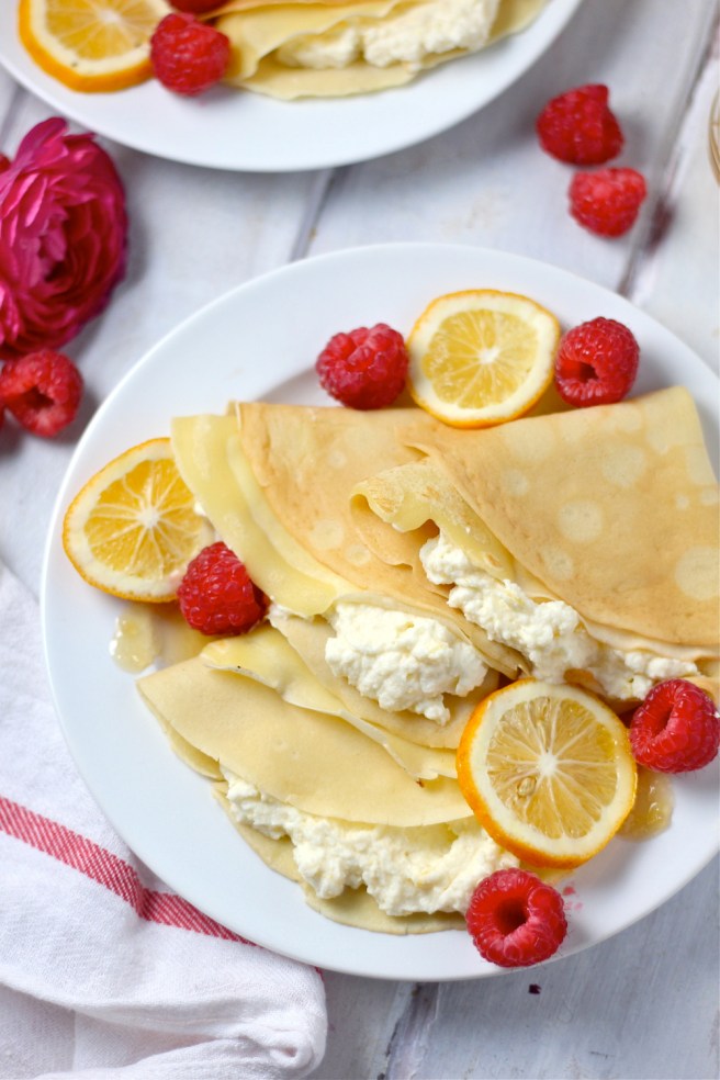 These Lemon Mascarpone Stuffed Crepes are a sweet, tart, and decadent dish that’s perfect for brunch! | The Millennial Cook #breakfast #brunch #crepes #lemon #mascarpone